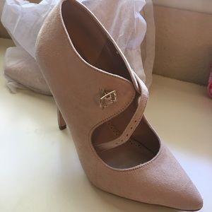 woman’s nude heels.